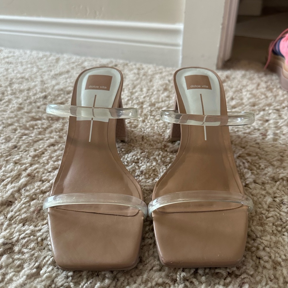 Dolce Vita Women's Tan Sandals